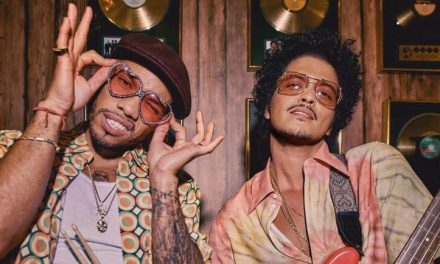 <span style="color:#e66a05">SILK SONIC An Evening With Silk Sonic</span> | Bruno Mars & Anderson .Paak’s new venture is full of soul